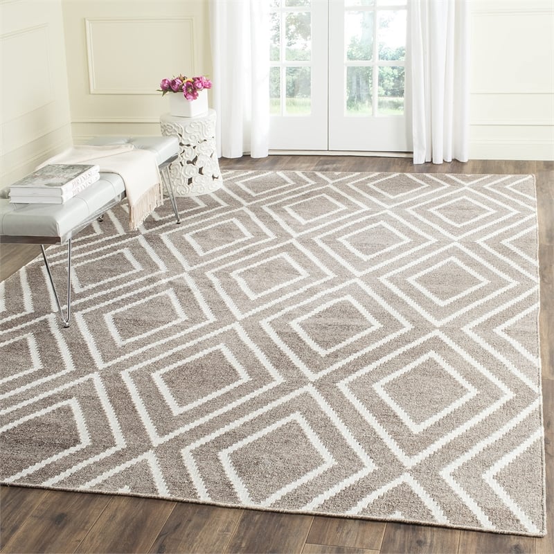 Safavieh Kilim Ivory Contemporary Rug - 5' x 8'