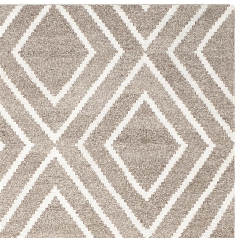 Safavieh Kilim Ivory Contemporary Rug - 8' x 10'