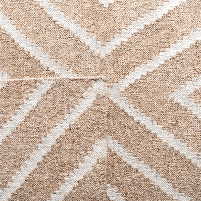 Safavieh Kilim Ivory Contemporary Rug - 4' x 6'