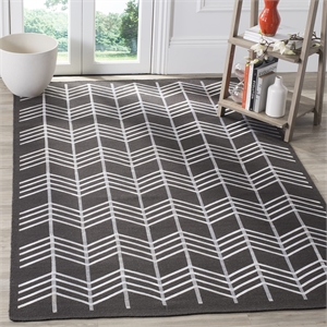 Safavieh Kilim 4'-0&quot x 6'-0&quot Wool Flat Weave with embroidery Rug in Charcoal