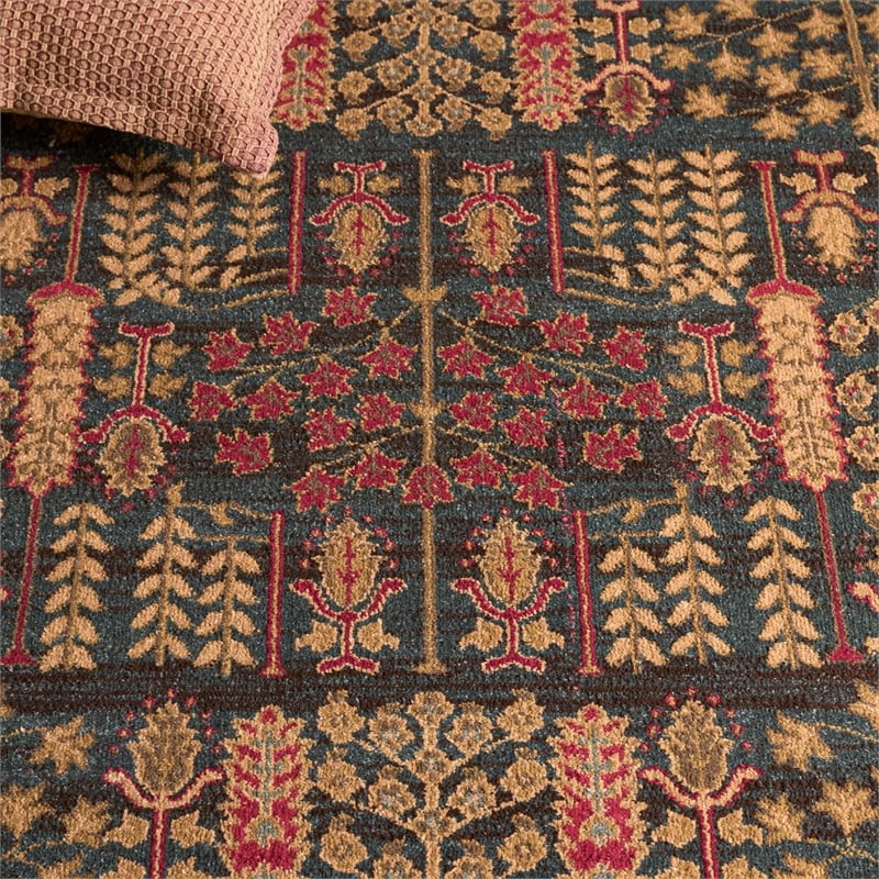 Safavieh Mahal Navy Traditional Rug - 6'7