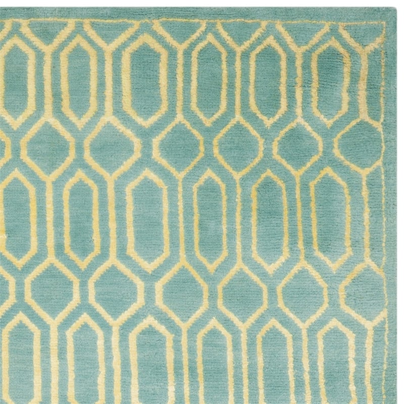 Safavieh Mosaic Aqua Traditional Rug - 4' x 6'