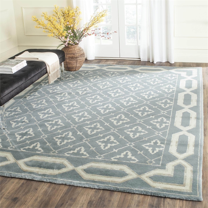 Safavieh Mosaic Blue Traditional Rug - 4' x 6'