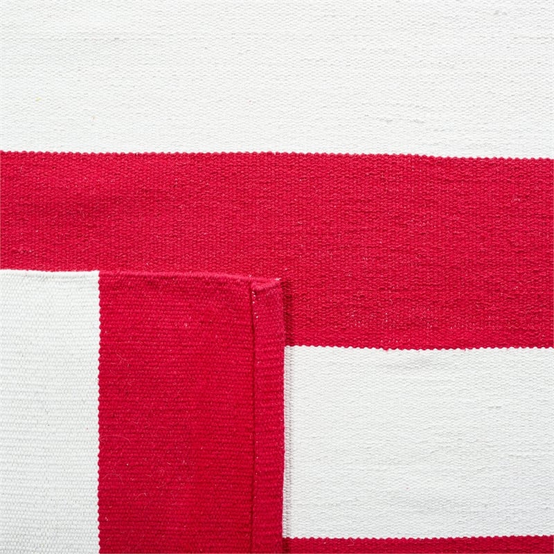 Safavieh Montauk Red Contemporary Rug - 5' x 8'