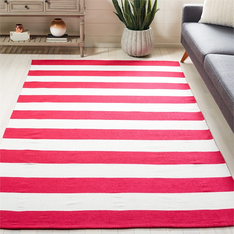 Safavieh Montauk Red Contemporary Rug - 8' x 10'