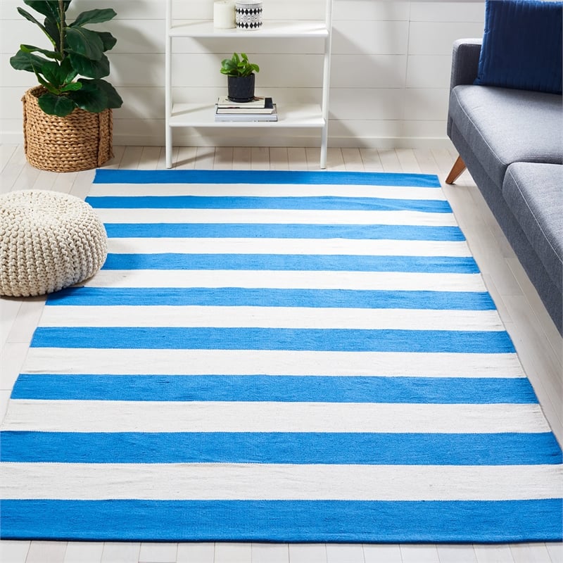 Safavieh Montauk Blue Contemporary Rug - 8' x 10'