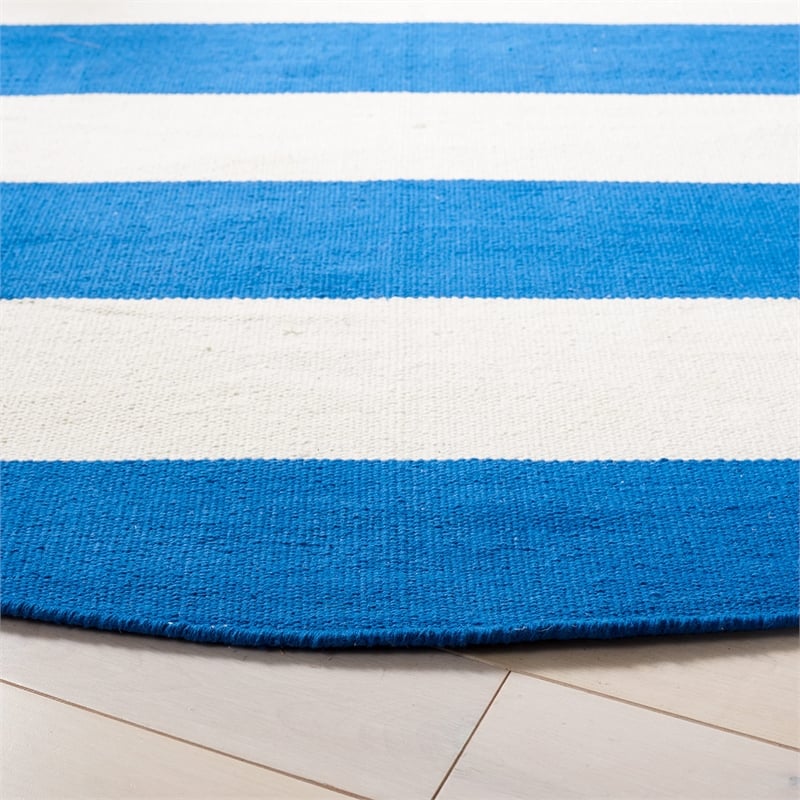 Safavieh Montauk Blue Contemporary Rug - Round 6'