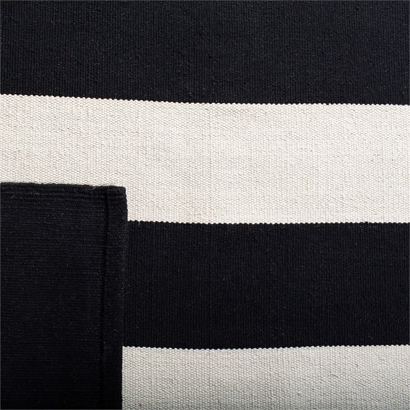 Safavieh Montauk Black Contemporary Rug - Runner 2'3