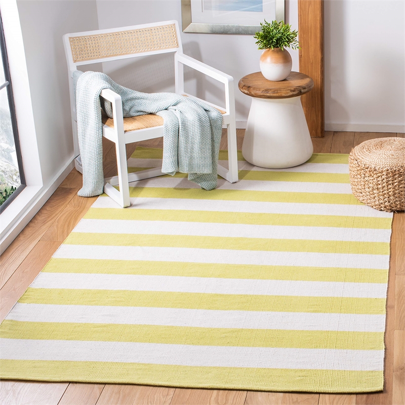 Safavieh Montauk Green Contemporary Rug - 6' x 9'