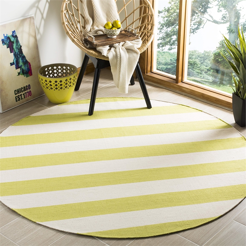 Safavieh Montauk Green Contemporary Rug - Round 6'