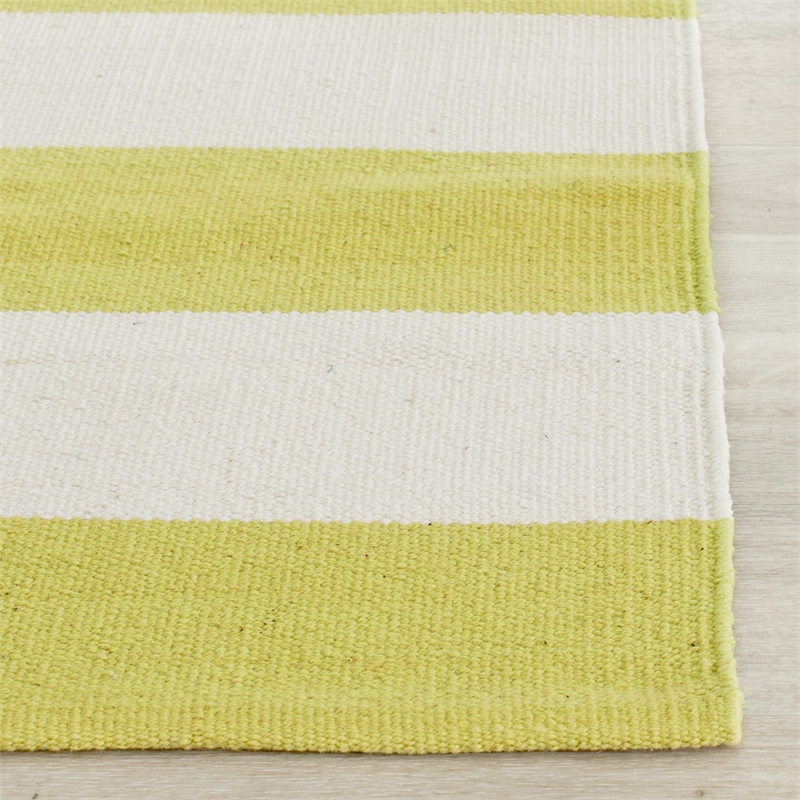 Safavieh Montauk Green Contemporary Rug - Runner 2'3