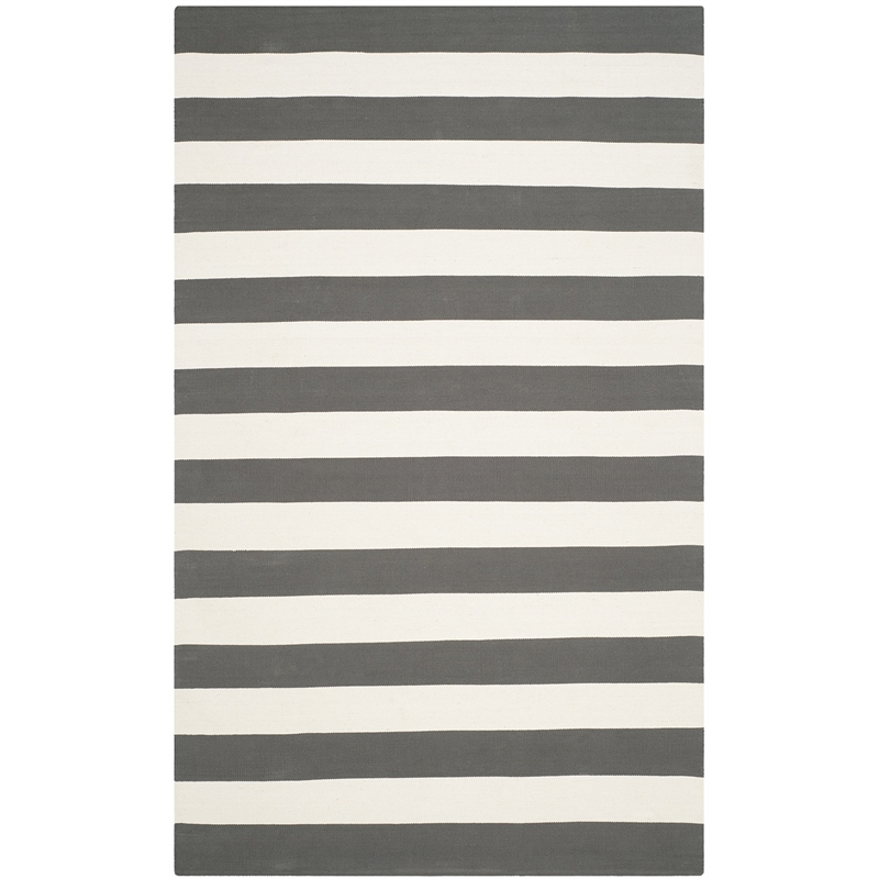 Safavieh Montauk Grey Contemporary Rug - 4' x 6'