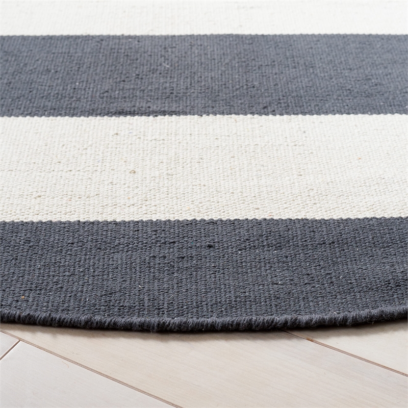 Safavieh Montauk Grey Contemporary Rug - Round 6'