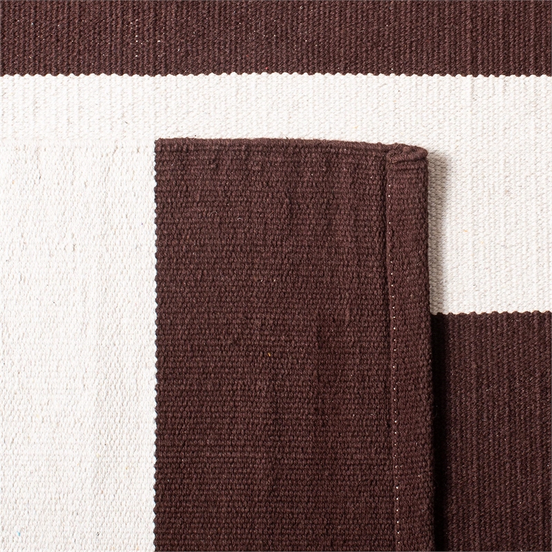 Safavieh Montauk Chocolate Contemporary Rug - Runner 2'3