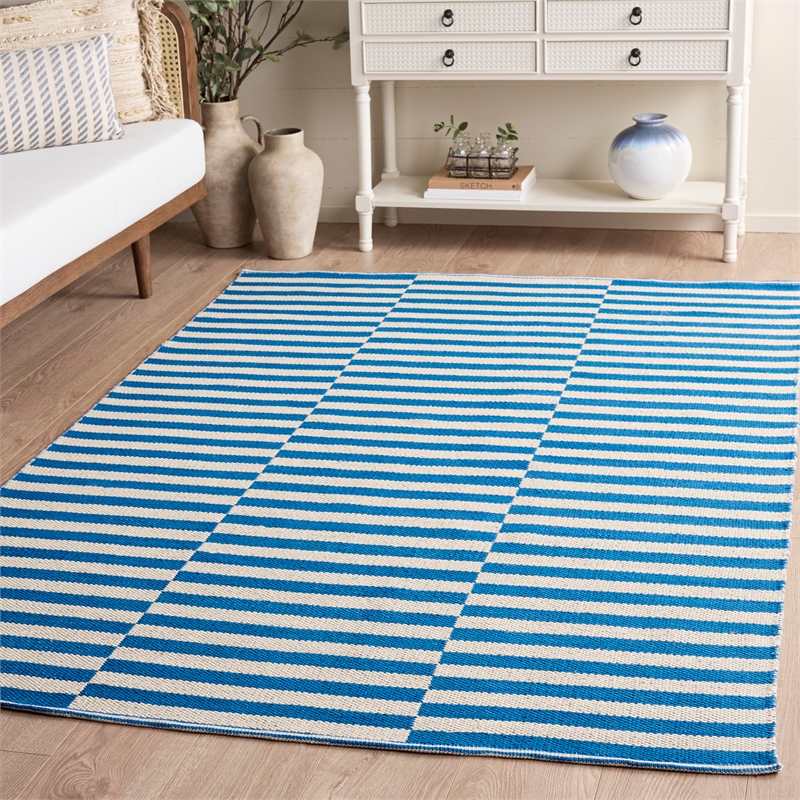 Safavieh Montauk Ivory Contemporary Rug - 5' x 7'