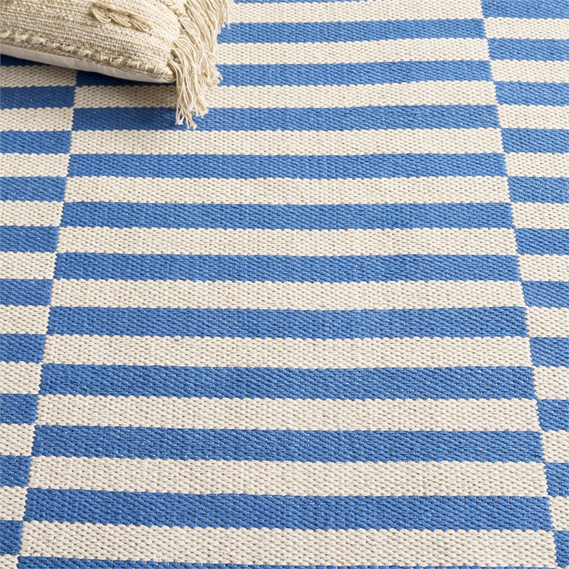 Safavieh Montauk Ivory Contemporary Rug - 5' x 7'