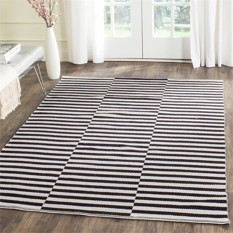 Safavieh Montauk Ivory Contemporary Rug - 4' x 6'