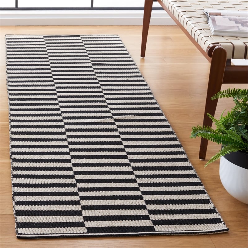 Safavieh Montauk Ivory Contemporary Rug - Runner 2'3