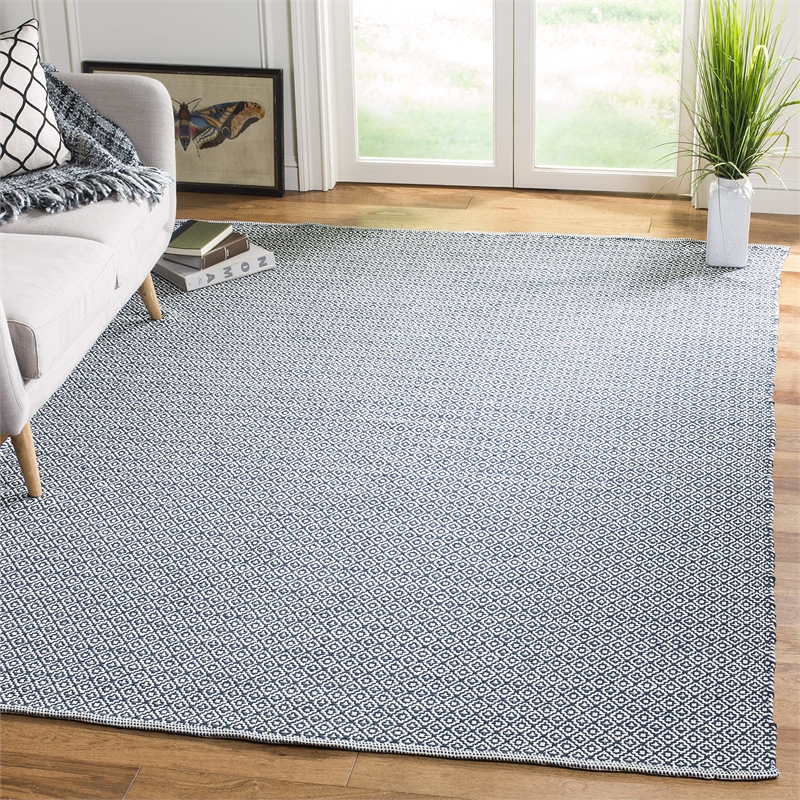 Safavieh Montauk Ivory Contemporary Rug - 4' x 6'