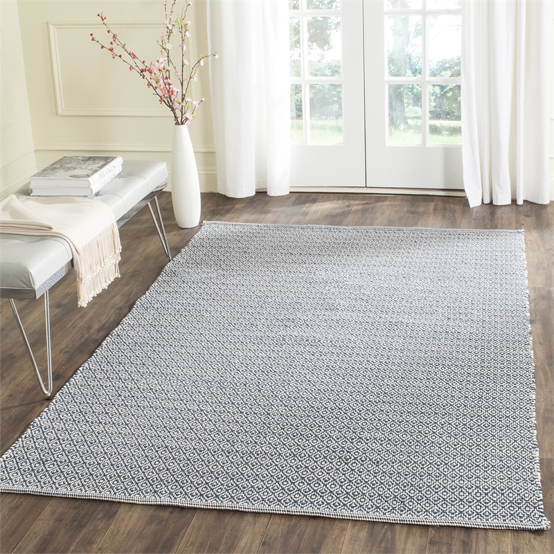 Safavieh Montauk Ivory Contemporary Rug - 5' x 7'
