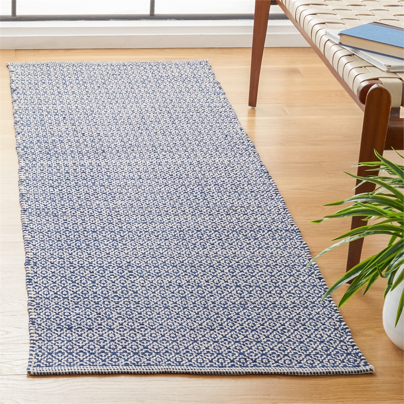 Safavieh Montauk Ivory Contemporary Rug - Runner 2'3