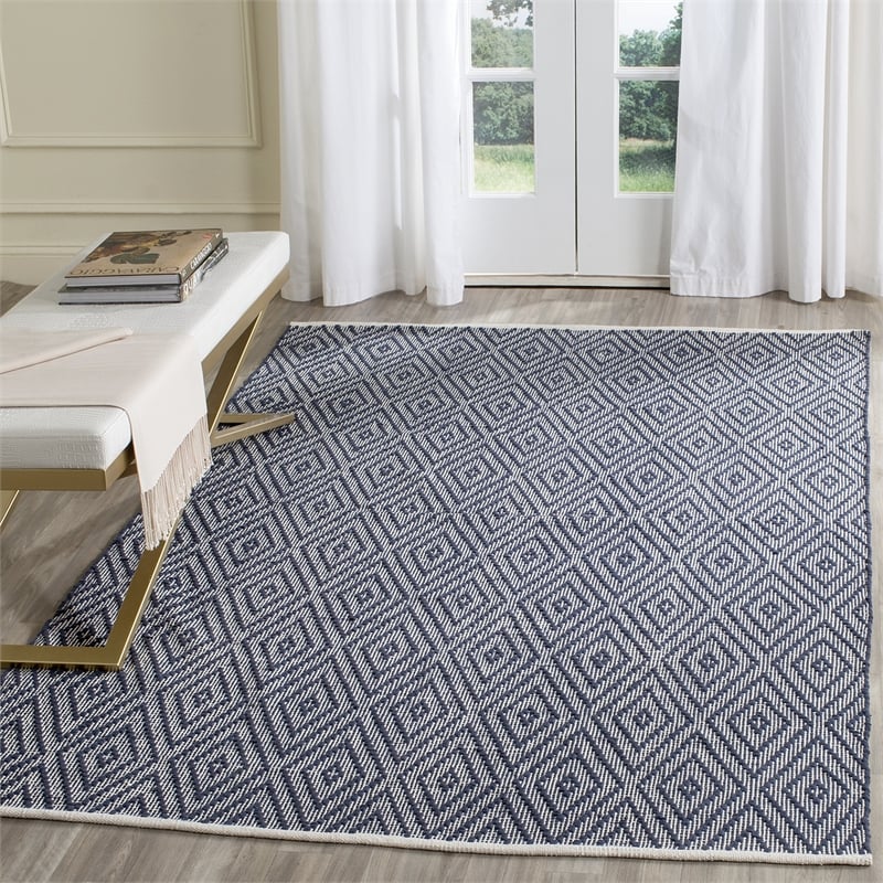 Safavieh Montauk Navy Contemporary Rug - 4' x 6'