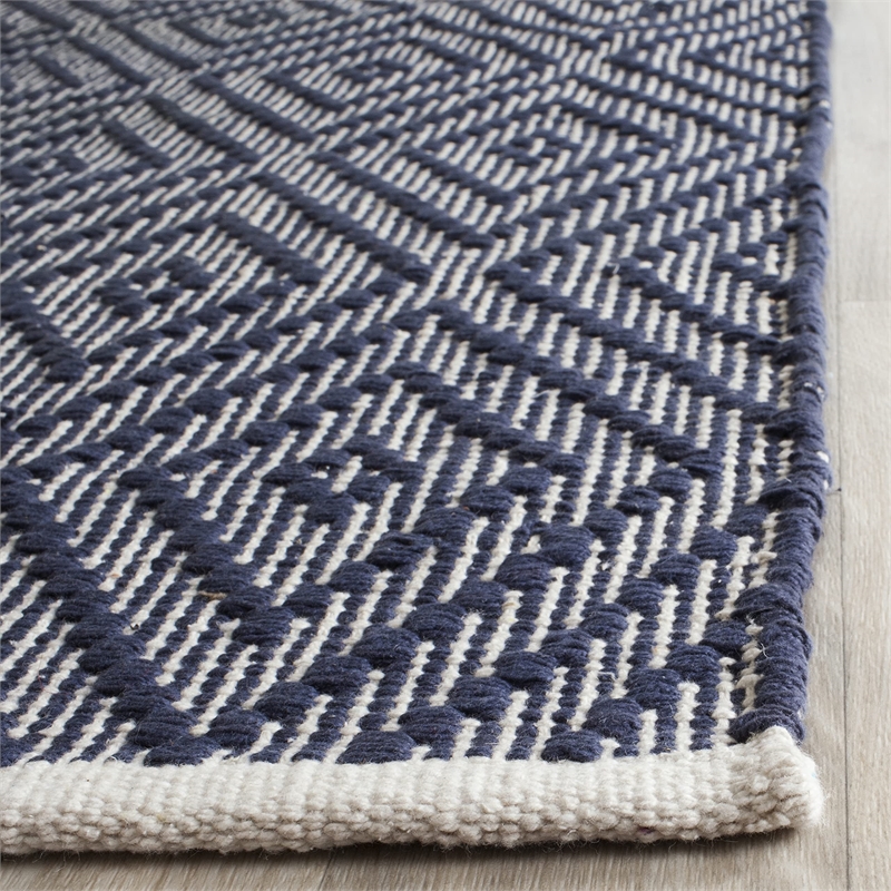 Safavieh Montauk Navy Contemporary Rug - Runner 2'3