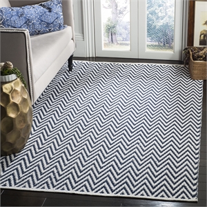 Safavieh Montauk Navy Contemporary Rug - 4' x 6'
