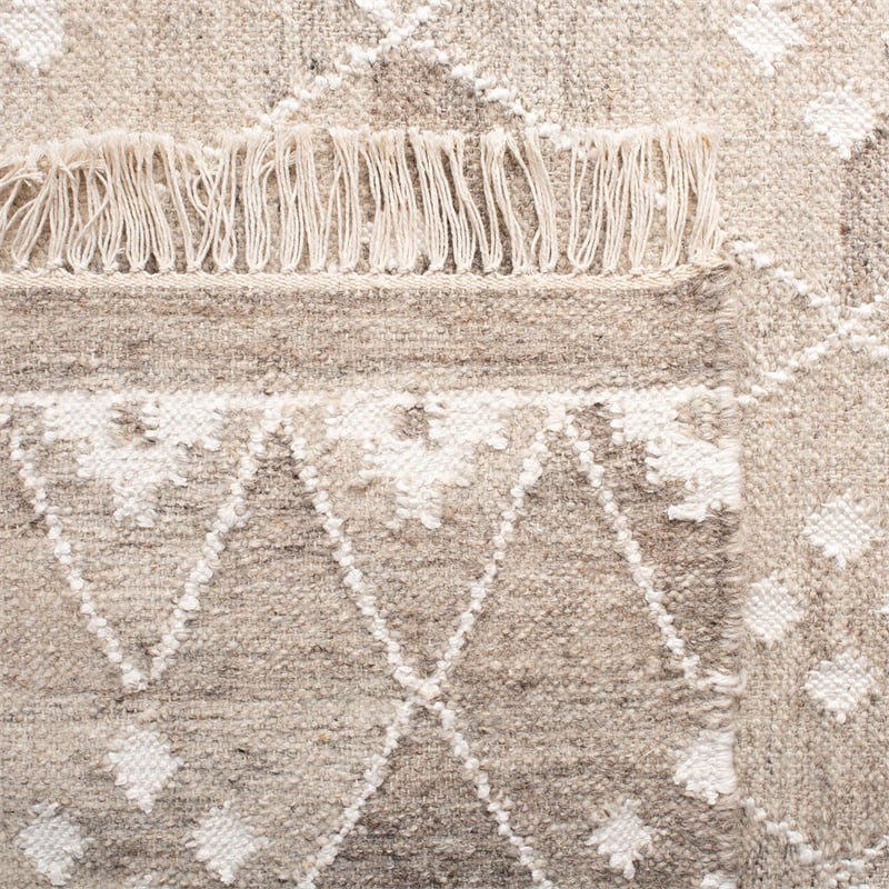 Safavieh Kilim Hand Woven Rug 10' x 14' in Natural and Ivory