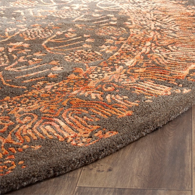 Safavieh Sapphire 8' x 10' Hand Tufted Wool Rug in Light Brown