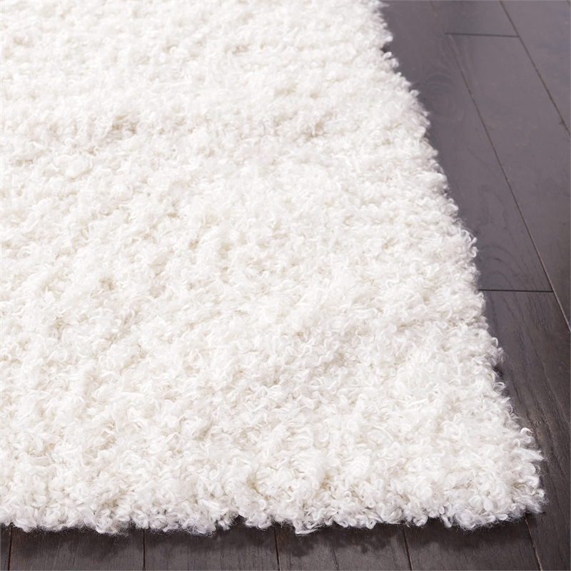 Safavieh Sheep Shag Ivory Shag Rug - 5' x 8'