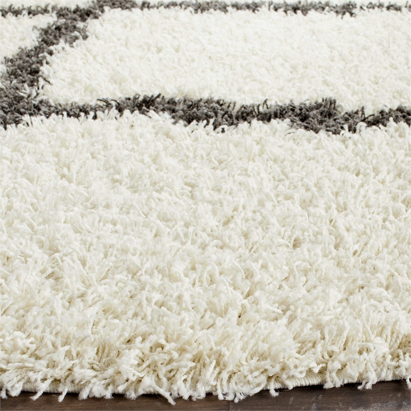 Safavieh Dallas Shag Ivory Shag Rug - Round 6'