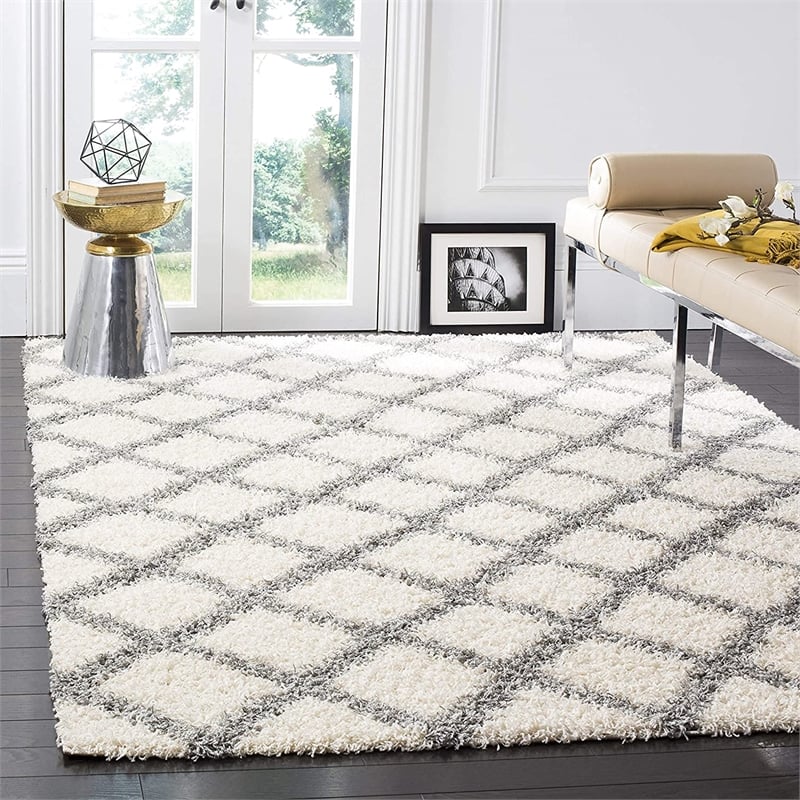 Safavieh Dallas Shag Ivory Shag Rug - 4' x 6'