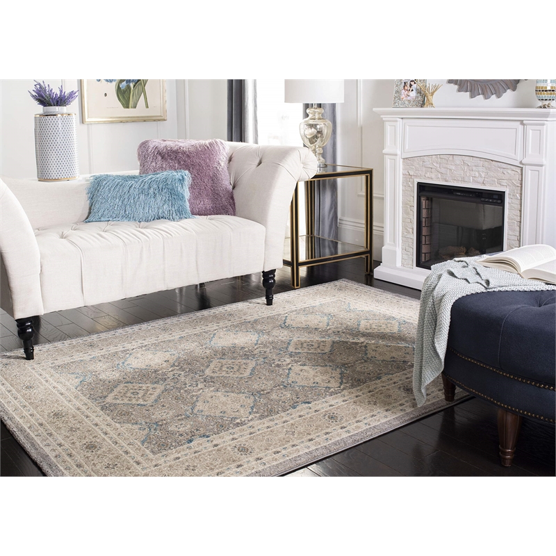Safavieh Sofia Light Grey Traditional Rug - 4' x 5'7