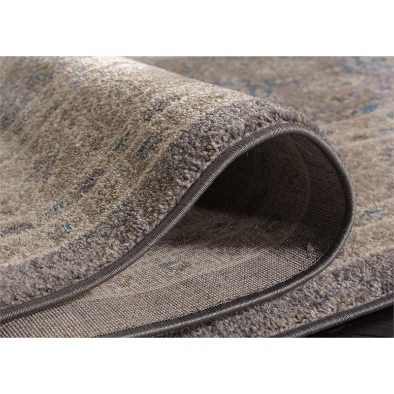Safavieh Sofia Light Grey Traditional Rug - 4' x 5'7