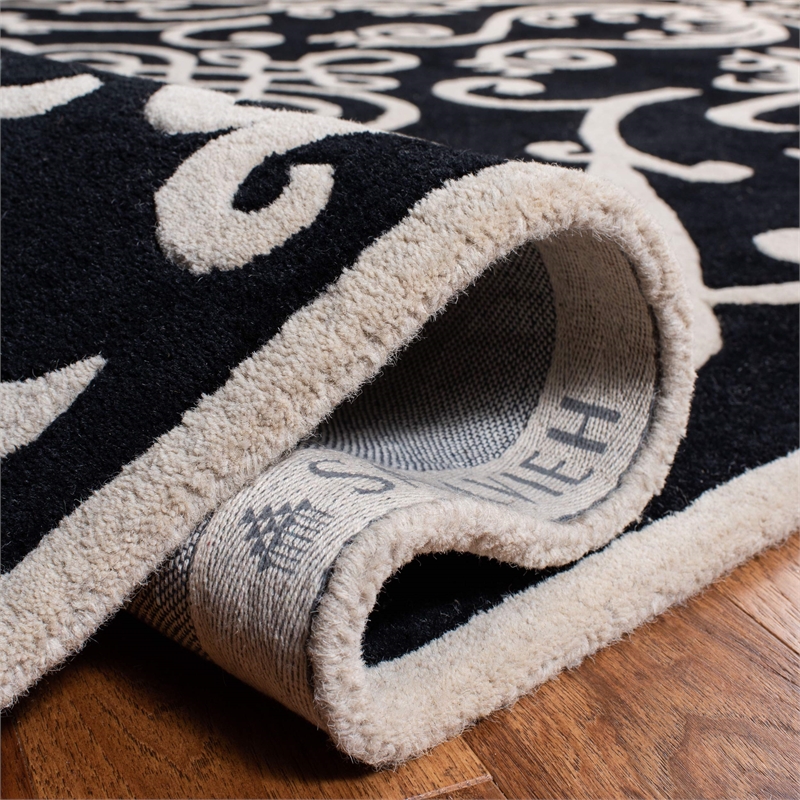 Safavieh Soho  Black Contemporary Rug - 7'6