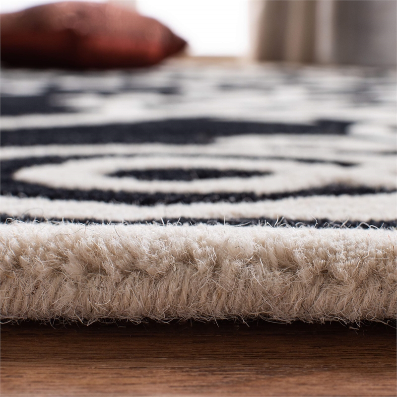 Safavieh Soho  Black Contemporary Rug - 8'3