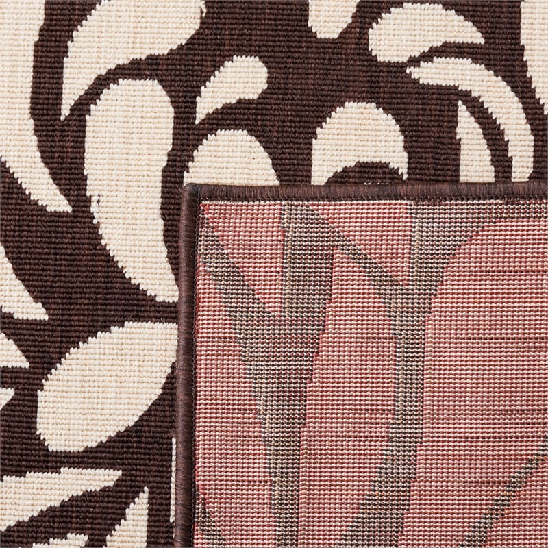 Safavieh Veranda Chocolate Indoor Outdoor Rug - 4' x 5'7