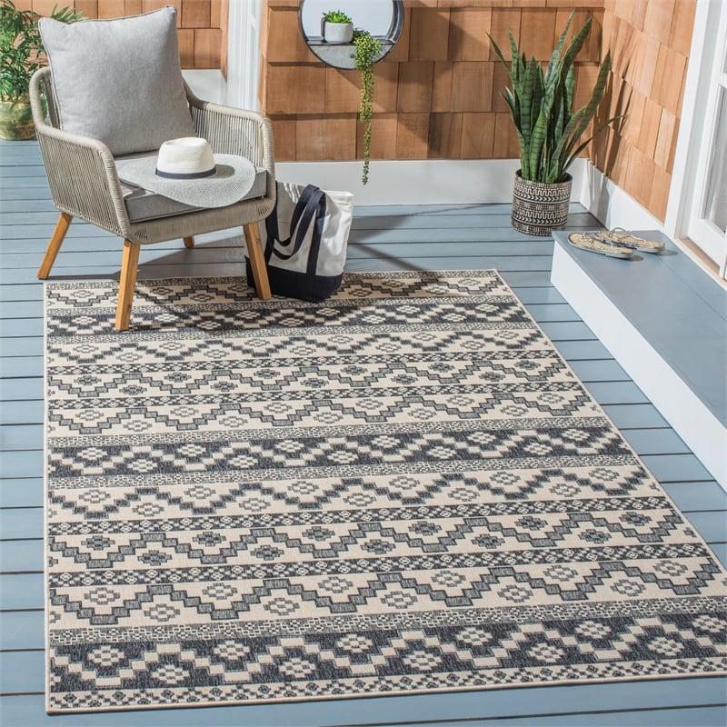Safavieh Veranda Creme Indoor Outdoor Rug - 5'3
