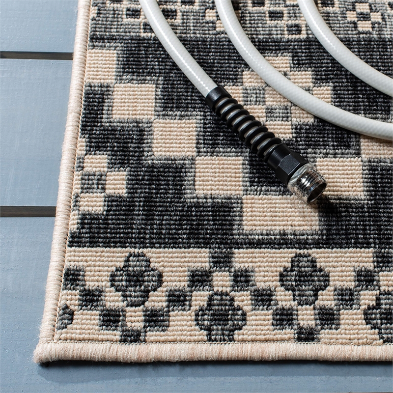 Safavieh Veranda Creme Indoor Outdoor Rug - 5'3