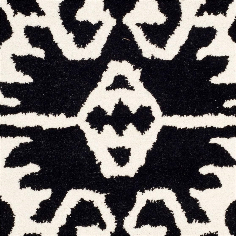 Safavieh Wyndham Black Contemporary Rug - 4' x 6'