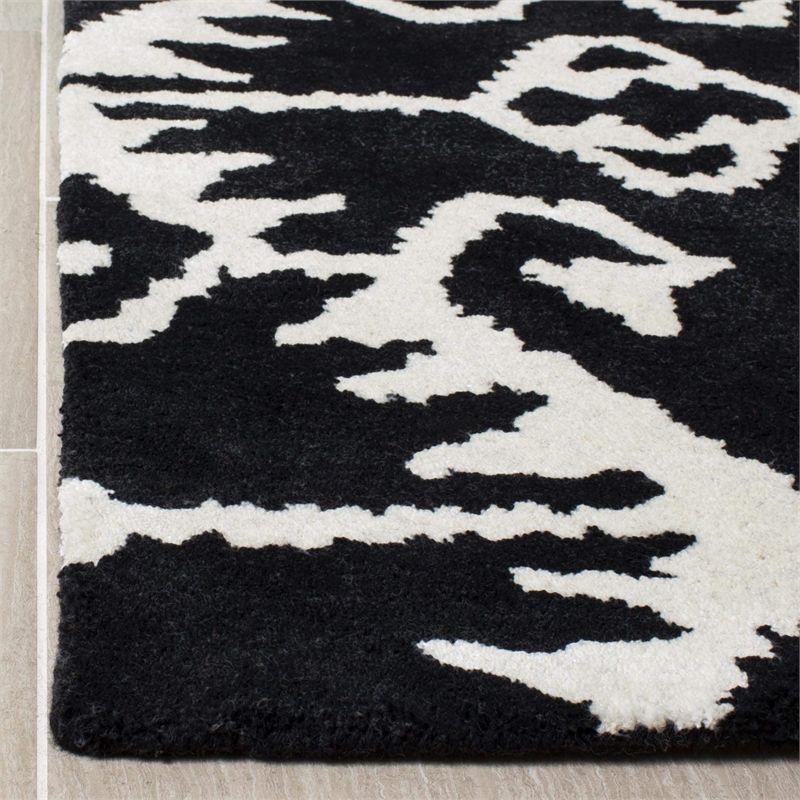 Safavieh Wyndham Black Contemporary Rug - 5' x 8'
