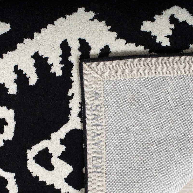 Safavieh Wyndham Black Contemporary Rug - Square 5'