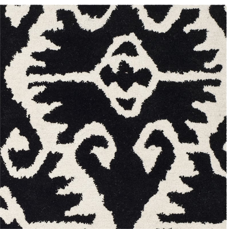 Safavieh Wyndham Black Contemporary Rug - Square 5'