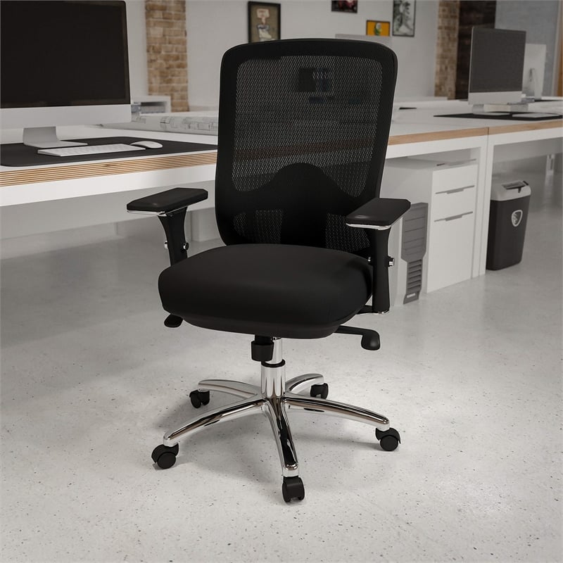Flash Furniture Big and Tall Fabric Swivel Office Chair in Black