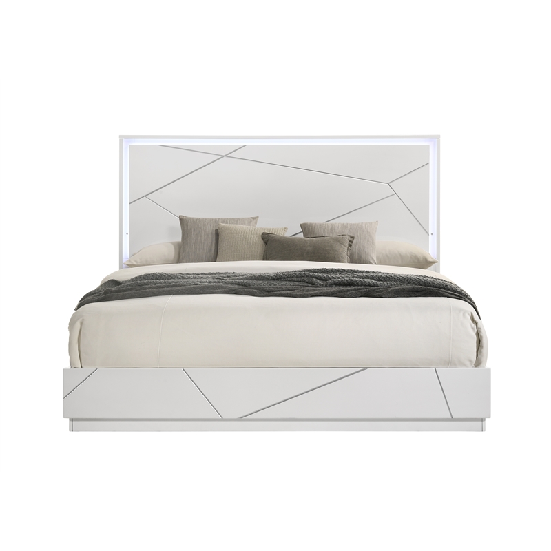 ACME Esther Eastern King Bed  in  White & Silver