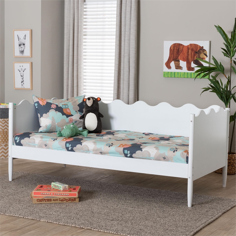 Baxton Studio Malaya Modern White Wood Twin Daybed with Scalloped Edges