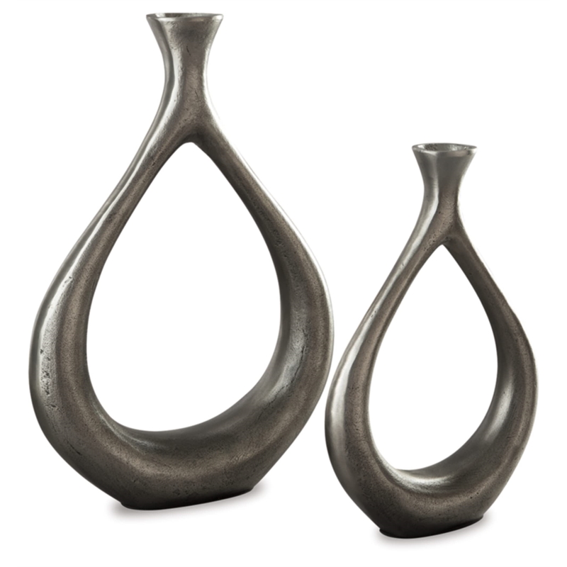 Ashley Dimaia 2 Piece Metal Vase Set in Antique Silver