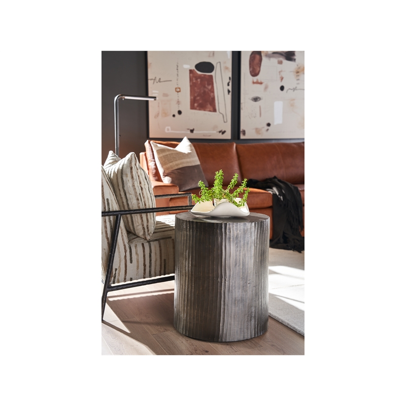 Universal Furniture Asher Round End Table in Graphite