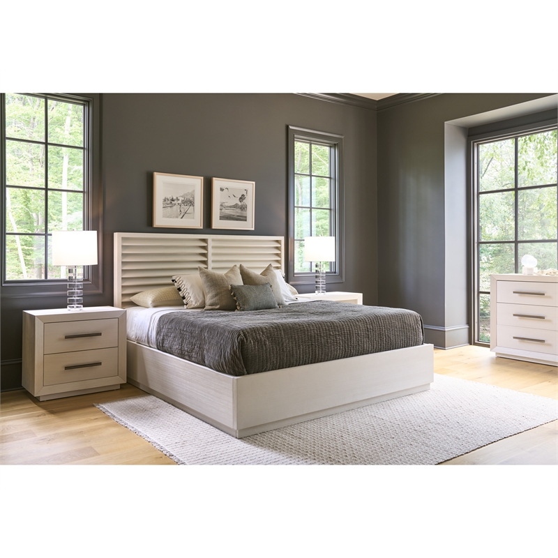 Universal Furniture Oasis Shoreline Panel King Bed in White Pine